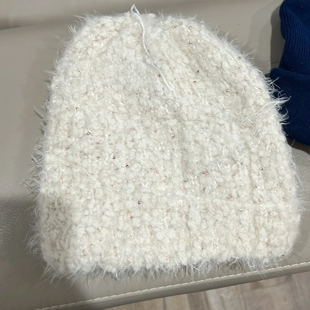 Bundle girls beanies (youth size)